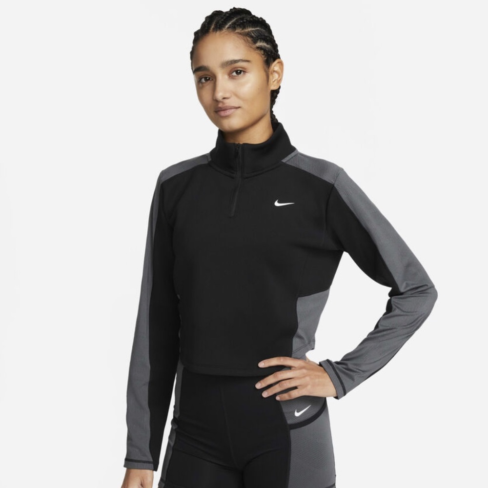 Nike Dri-FIT
Women's Long-Sleeve 1/4-Zip Training Top Small